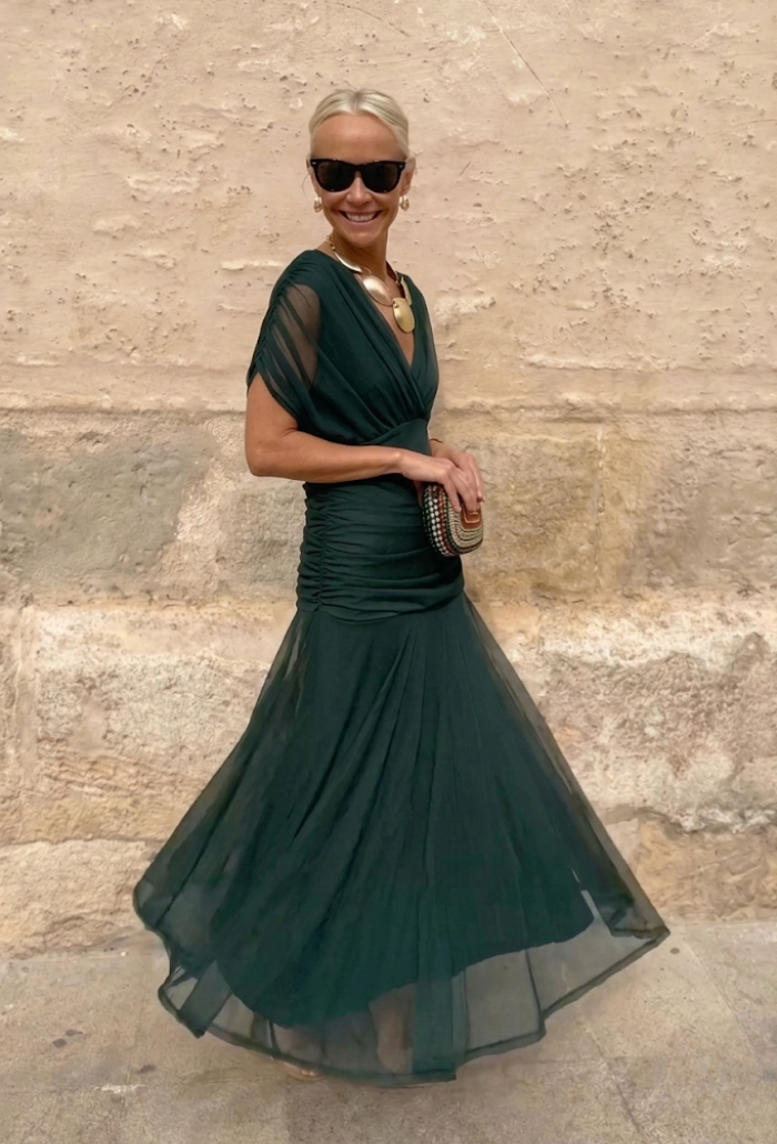 Luisa | Elegante vestido largo con escote en V que realza la silueta